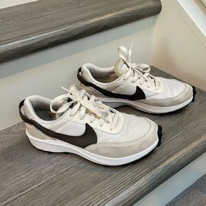 Nike Waffle Debut White Baroque Brown